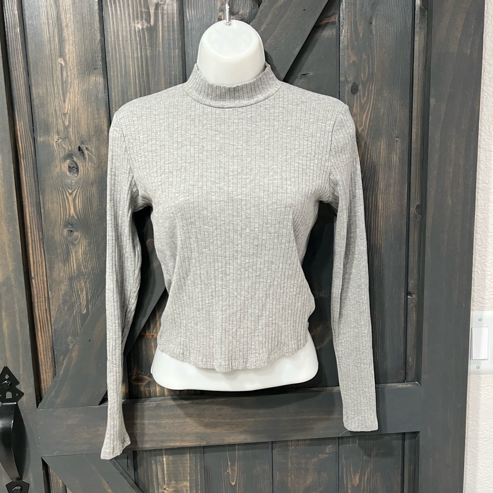 Destined Gray Ribbed Turtleneck Crop Top Long Sleeve Medium